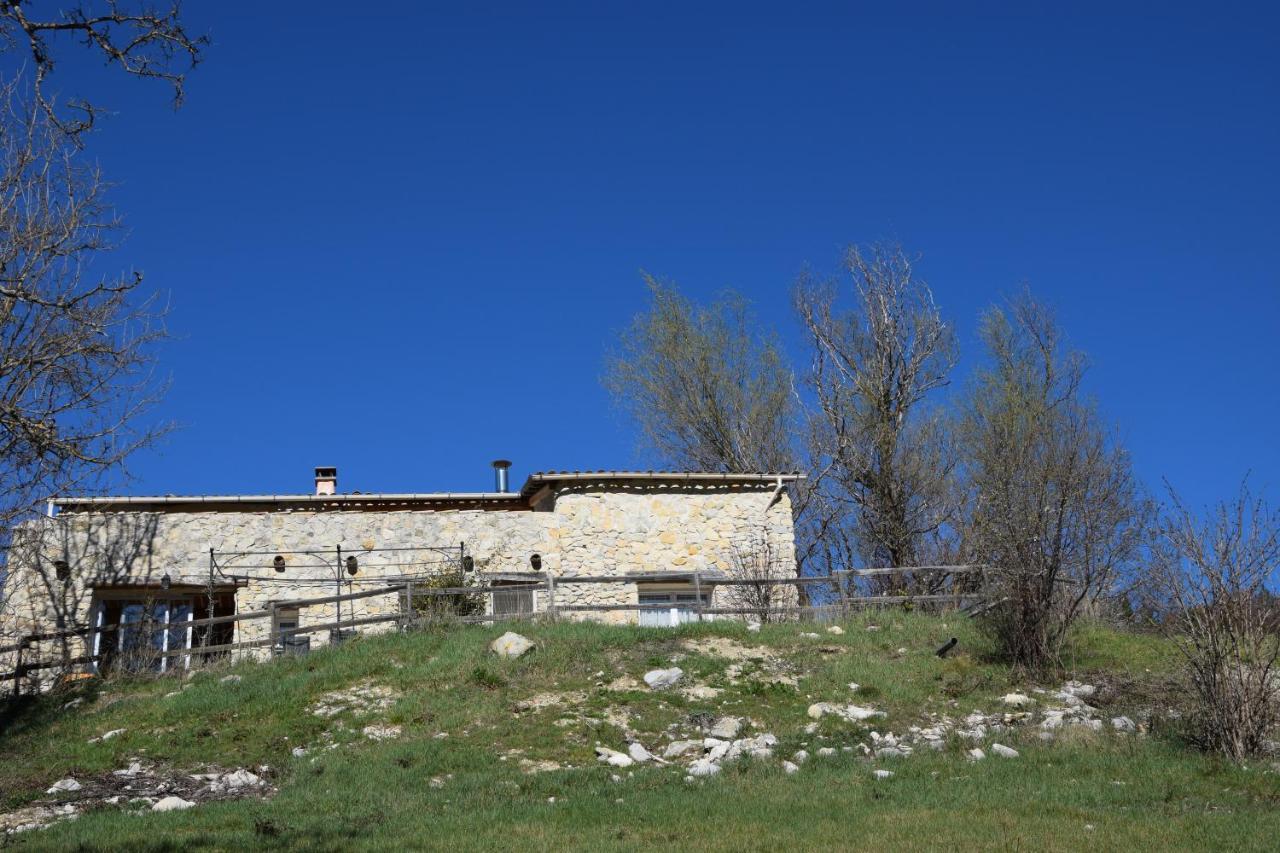 Gites Les Costoliers Châteauneuf-Miravail エクステリア 写真
