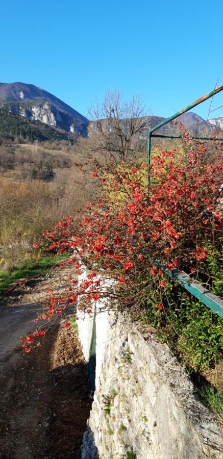 Gites Les Costoliers Châteauneuf-Miravail エクステリア 写真